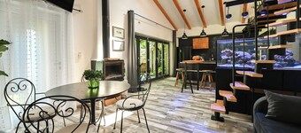 Apartma Nemo, Family/pet friendly, pool, terrace and a garden