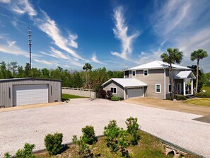 Exterior - Private Heated Pool! Dog Friendly, Fenced Lawn, Onsite Fishing & Boat Parking (Mexico Beach)