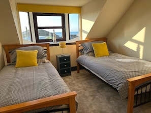 2 bedrooms, individually decorated, individually furnished, free WiFi - Lobster Pot (Banff)