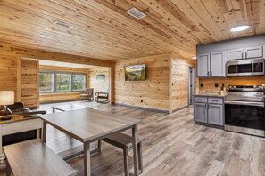 Private kitchen - Starlight Valley 3 Bedroom Cabin (Sevierville)