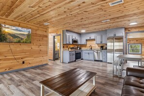 Cabin, 3 Bedrooms | Private kitchen | Fridge, oven, coffee/tea maker, toaster - Starlight Valley 3 Bedroom Cabin (Sevierville)