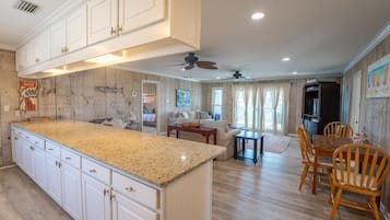 Rumah, 4 kamar tidur | Interior