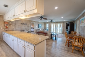 House, 4 Bedrooms | Interior