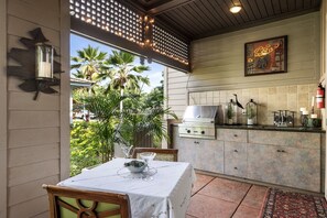 Condo, 2 phòng ngủ | Khu ẩm thực ngoài trời