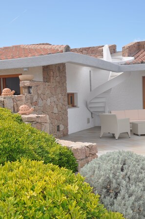 Terrace/patio - Villa Eden on the beach (Portobello)