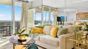 Smart TV - Penthouse with Gorgeous Sunset View at the Estero Beach & Tennis Club (Fort Myers Beach)