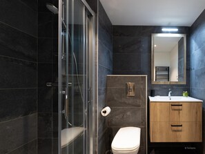 Apartment | Bathroom