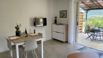 Classic Villa, Patio, Mountain View | 1 bedroom, free WiFi