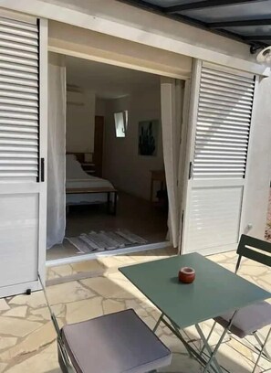 Classic Suite, Patio, Mountain View | Terrace/patio - Rsidence Patios di Pruno (Figari)