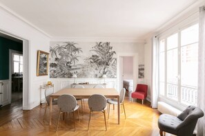 تناول الطعام