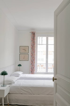 3 chambres, fer et planche à repasser, Wi-Fi gratuit, draps fournis
