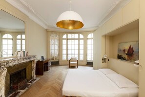 3 bedrooms, iron/ironing board, free WiFi, bed sheets - Avenue Niel by onefinestay (Paris)