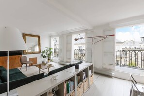 Televisie en een open haard