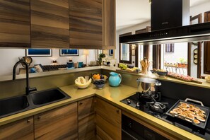 Fridge, microwave, oven, dishwasher