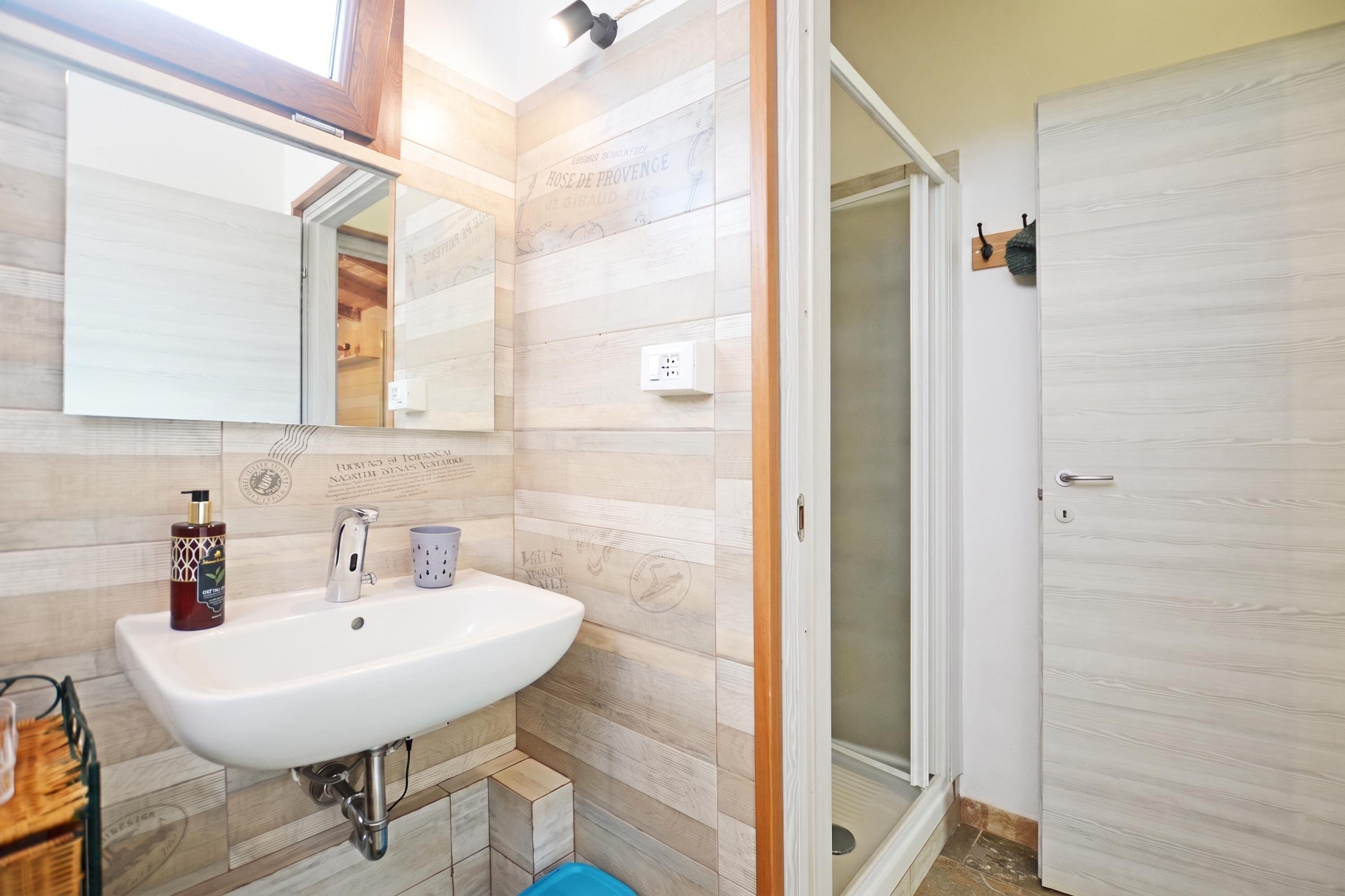 Family Chalet, 1 Bedroom, Microwave, Mountainside (Piccola Fattoria) | Bathroom