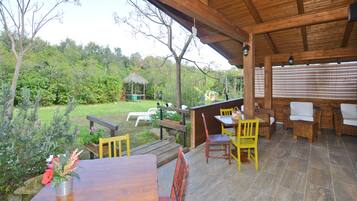 Tempat makan outdoor