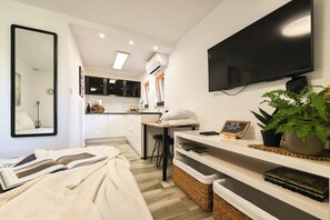 1 habitación, wifi y ropa de cama