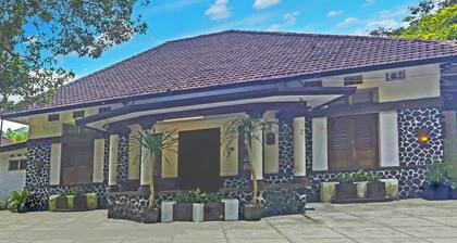 Hotel O Bogor near Kebun Raya Bogor formerly Guest House Saputra