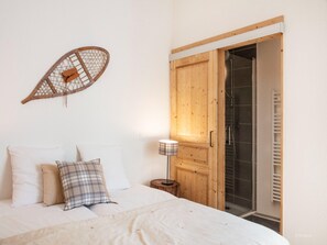 Apartment | 2 bedrooms, bed sheets - Apartment in Serre Chevalier Ski Resort (Vaujany)