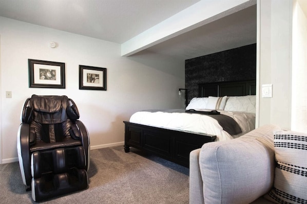 Desk, iron/ironing board, WiFi, bed sheets