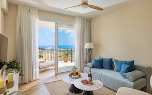 Living area - WellClub Family Wellness & Sea View Suites (Chlorakas)