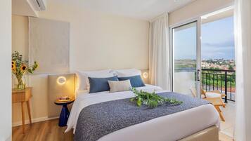 Brankas, ruang kerja ramah laptop, Wi-Fi gratis, dan seprai linen