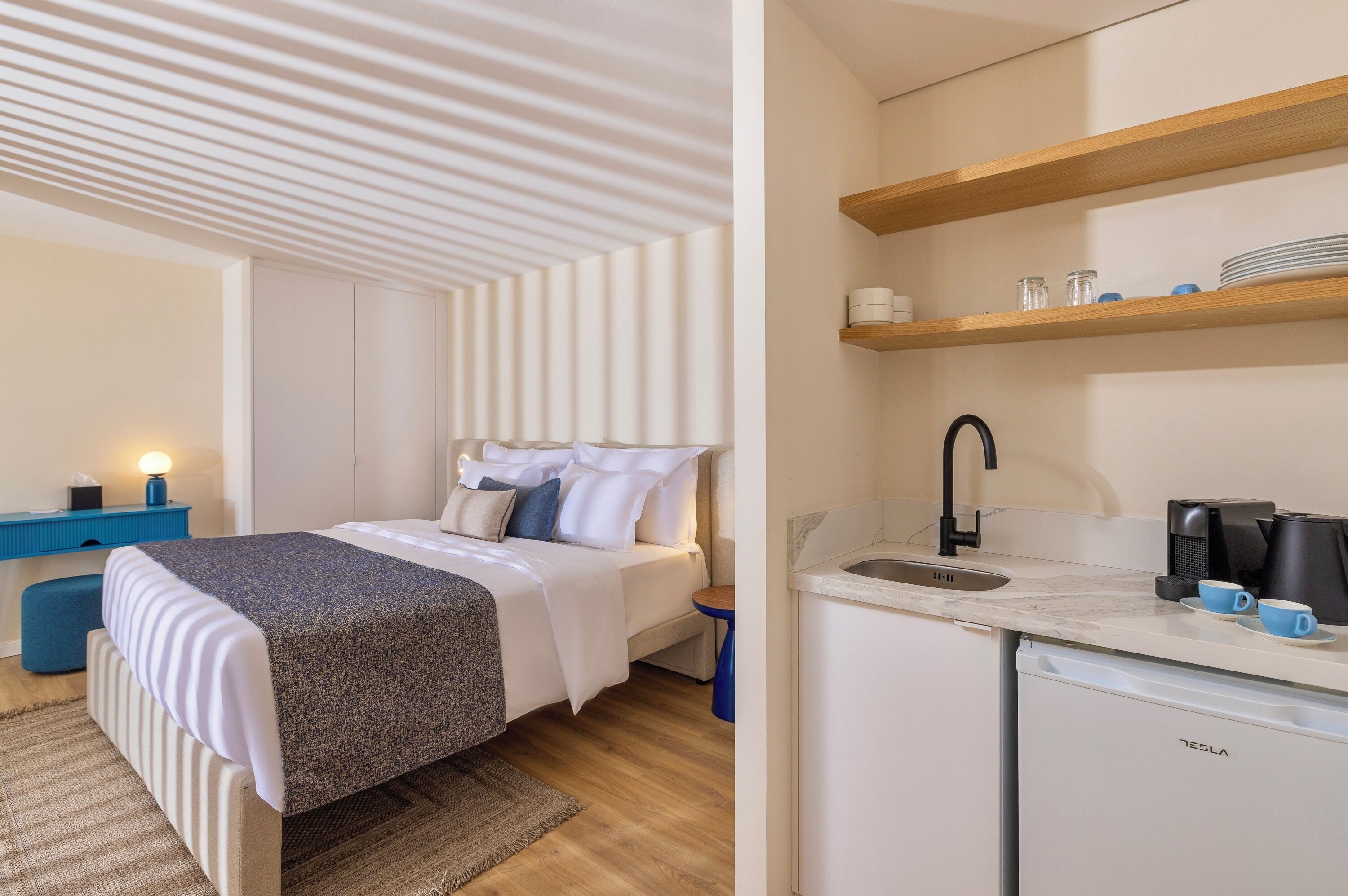 Safe på rommet, skrivebord for bærbar PC, wi-fi (inkludert) og sengetøy