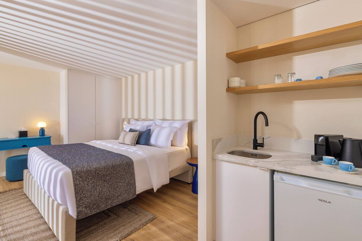 1 bedroom, in-room safe, free WiFi, bed sheets