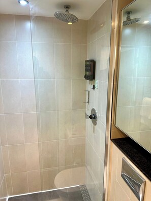 Apartment | Bathroom | Separate tub and shower, deep soaking tub, hair dryer, towels - Riverview - Balcony - 4 Guests - Near Old Trafford (Salford)