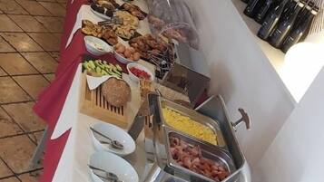 Petit déjeuner buffet compris tous les jours