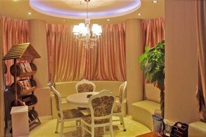 Ảnh chưa phân loại, 4 trong số 33 ảnh, nút