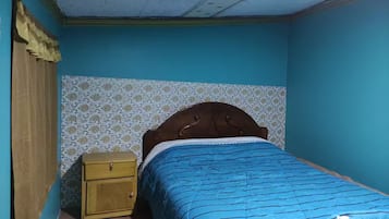 1 bedroom, bed sheets