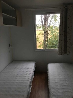 2 室のベッドルーム、WiFi