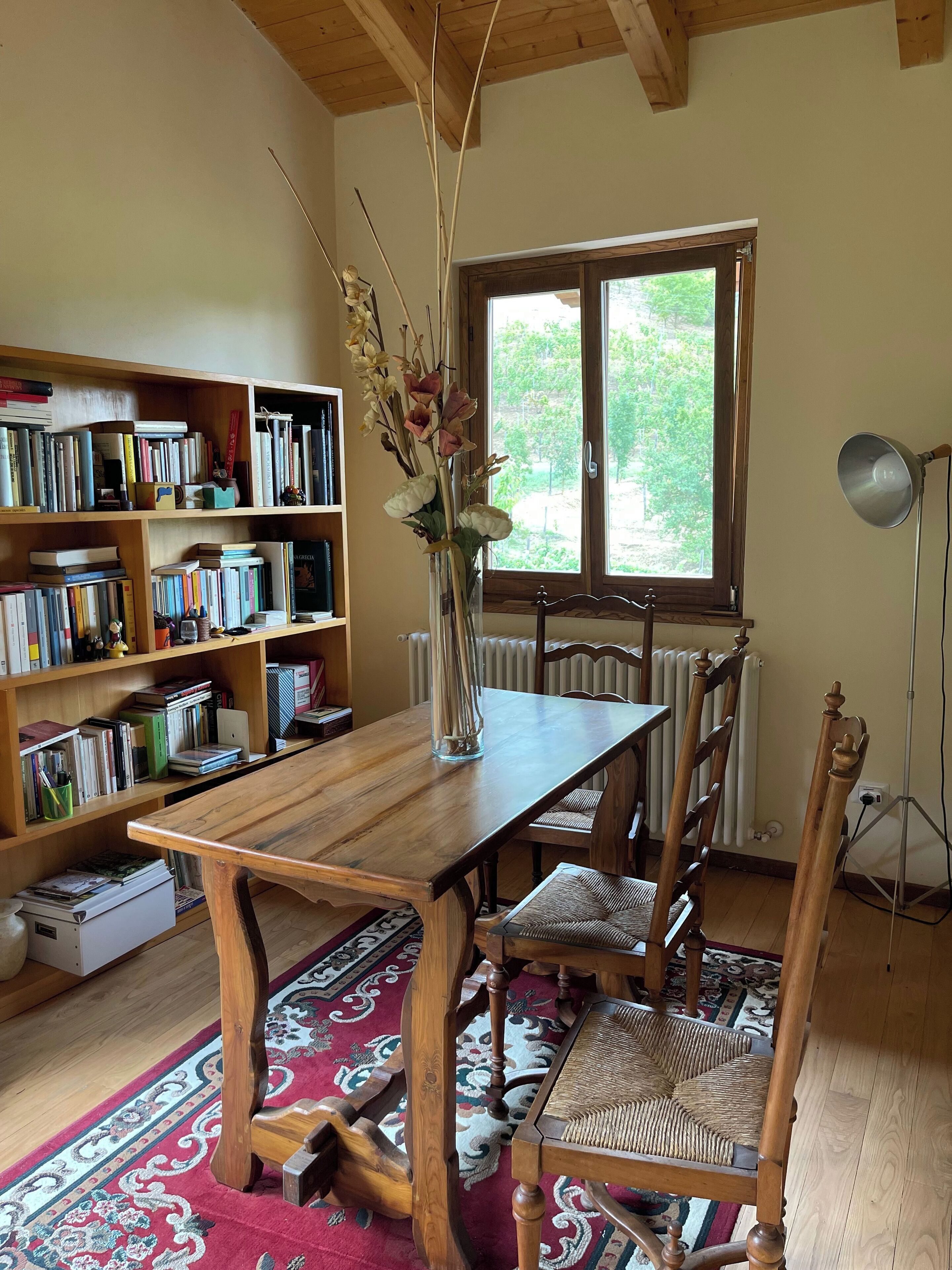 15-Zoll-Smart-TV mit Satellitenempfang