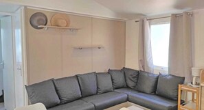 Télévision, table de tennis de table