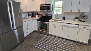 Unclassified image, 3 of 14, button - Beautiful Bray Cottage on the Vineyard (West Cape May)