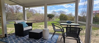 Beautiful Bray Cottage on the Vineyard
