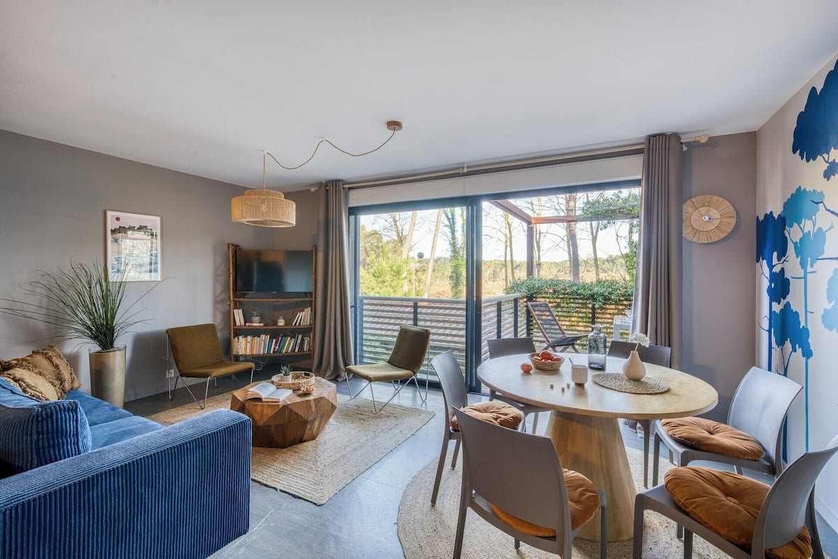 Premium Apartment, 2 Bedrooms | Living area | TV