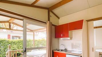 雪櫃、微波爐、爐具