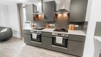 Apartment, Non Smoking | Private kitchen | Freezer