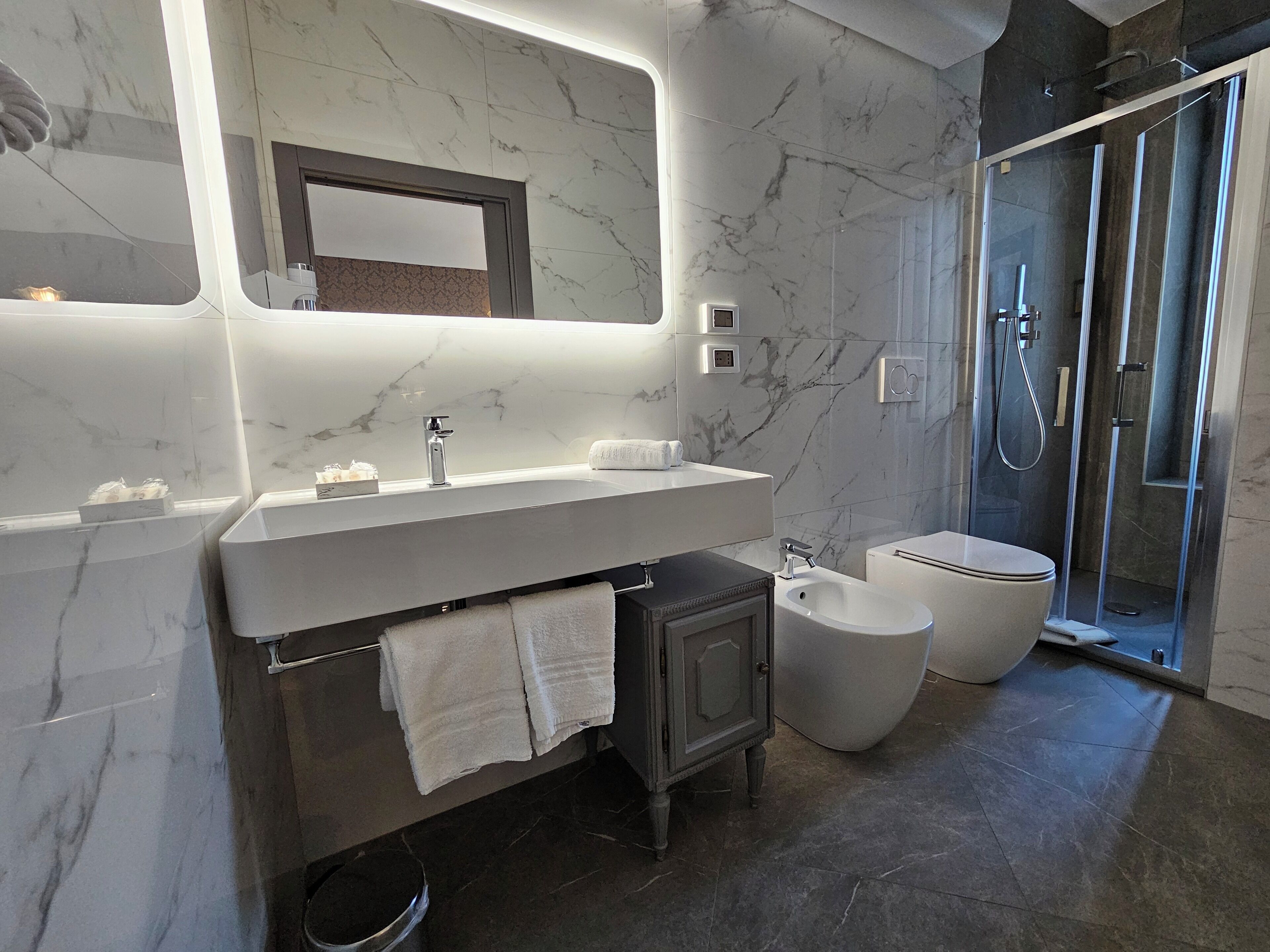 Bathroom shower