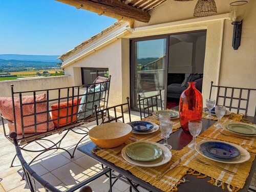Village house with panoramic view near Gordes