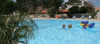 Appartement 3 étoiles - Piscine  - ccbbcgd