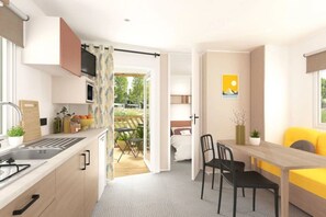 Fridge, microwave, stovetop - Camping 4 étoiles - Piscine  - ccbbdhe (Aramits)