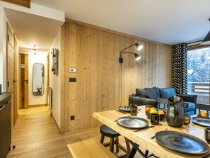 Apartment | Dining