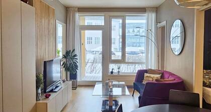 Modern, bright apartment. Central. Moon apartment, near the center
