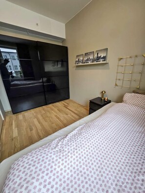 2 bedrooms, in-room safe, iron/ironing board, WiFi