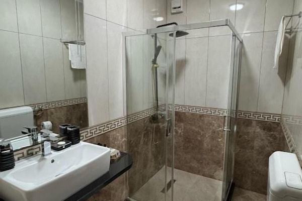 Desk, laptop workspace, free WiFi