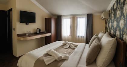 Hotel Shadervan