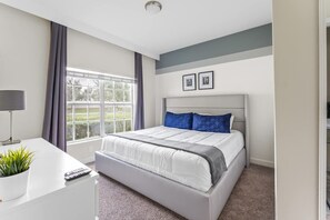 5 habitaciones, tabla de planchar con plancha y cuna de viaje 